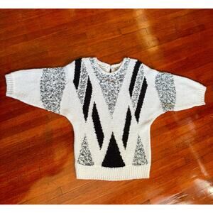 Vintage 80’s Carriage Court White Black Abstract Acrylic Bouclee Sweater Medium